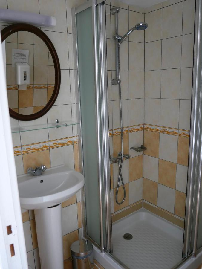 Auberge Trabenia Ascain Eksteriør bilde