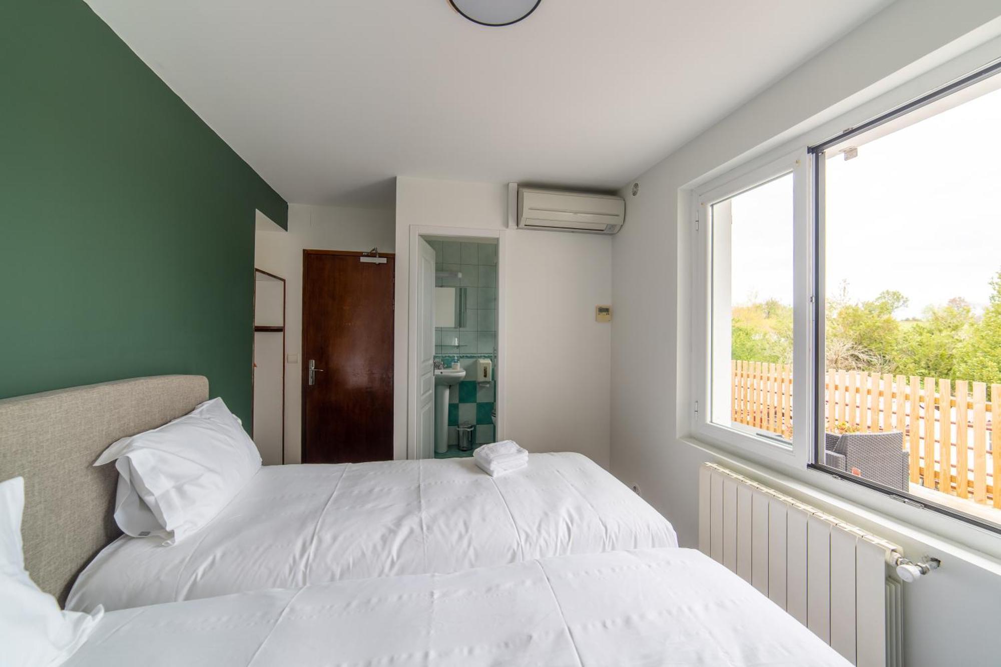 Auberge Trabenia Ascain Rom bilde