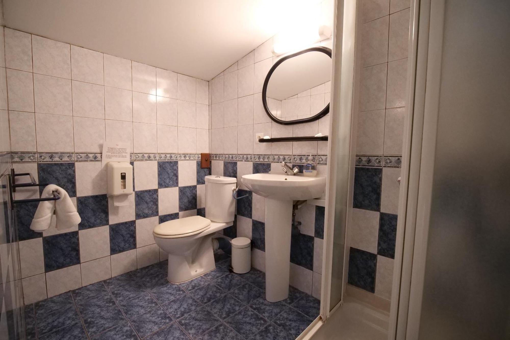 Auberge Trabenia Ascain Rom bilde